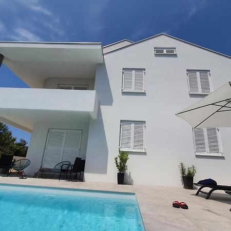 Апартаменты Haus Dalmatia With Heated Pool Бибинье Экстерьер фото