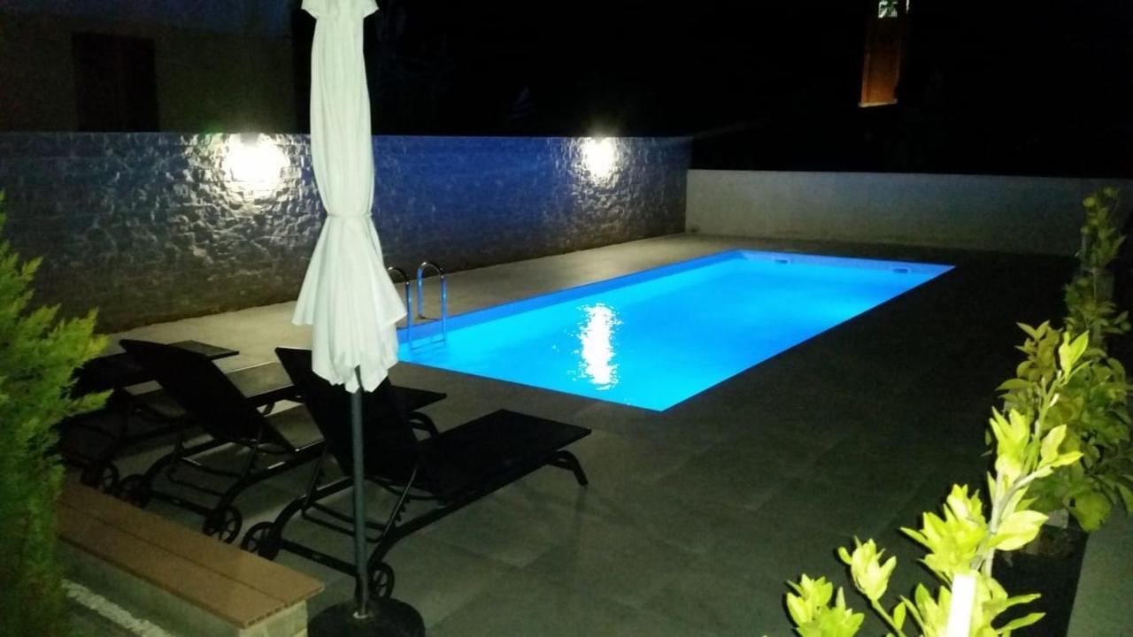 Апартаменты Haus Dalmatia With Heated Pool Бибинье Экстерьер фото