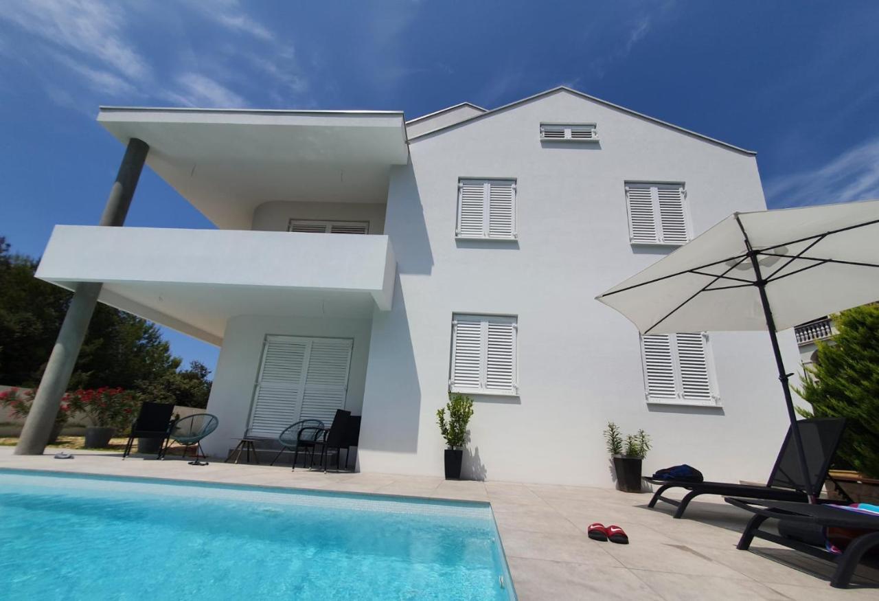 Апартаменты Haus Dalmatia With Heated Pool Бибинье Экстерьер фото