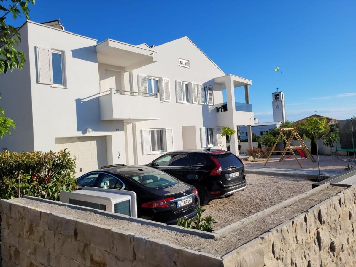 Апартаменты Haus Dalmatia With Heated Pool Бибинье Экстерьер фото