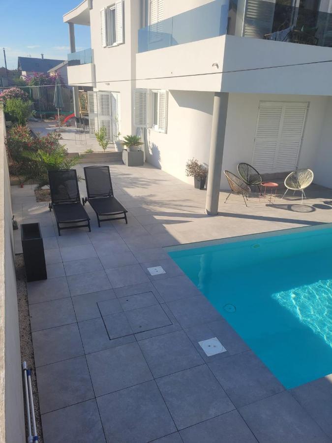 Апартаменты Haus Dalmatia With Heated Pool Бибинье Экстерьер фото