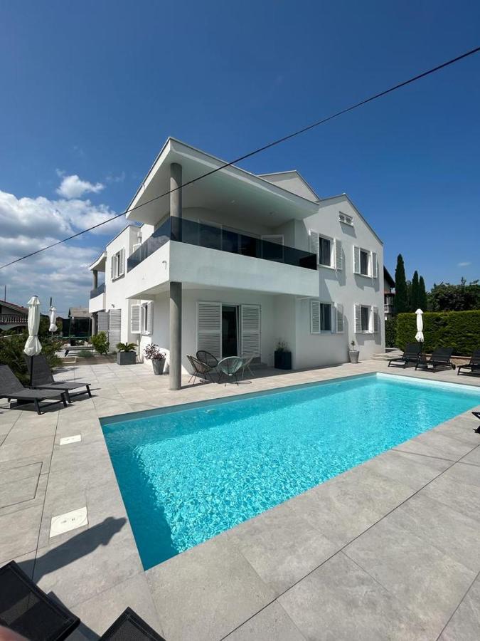 Апартаменты Haus Dalmatia With Heated Pool Бибинье Экстерьер фото