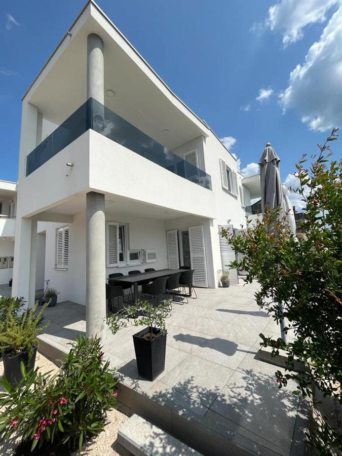 Апартаменты Haus Dalmatia With Heated Pool Бибинье Экстерьер фото