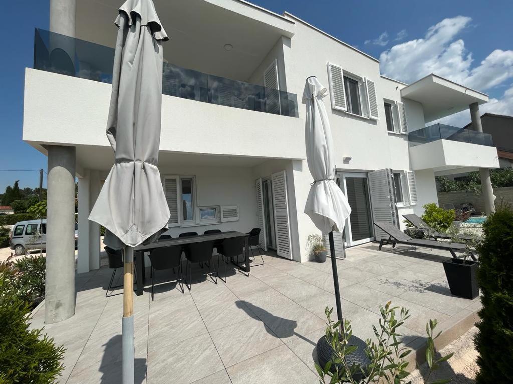 Апартаменты Haus Dalmatia With Heated Pool Бибинье Экстерьер фото