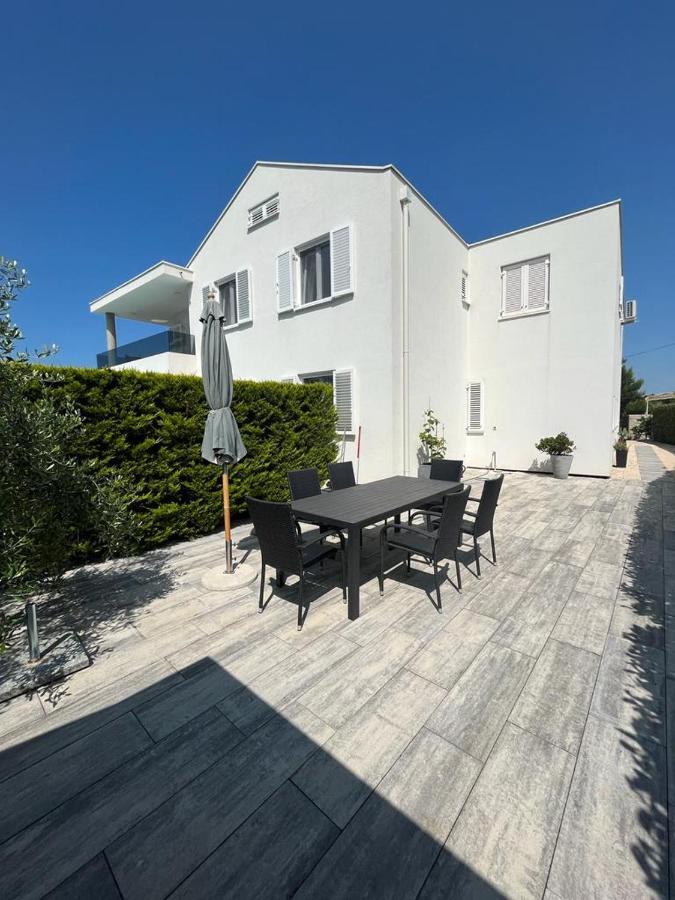 Апартаменты Haus Dalmatia With Heated Pool Бибинье Экстерьер фото