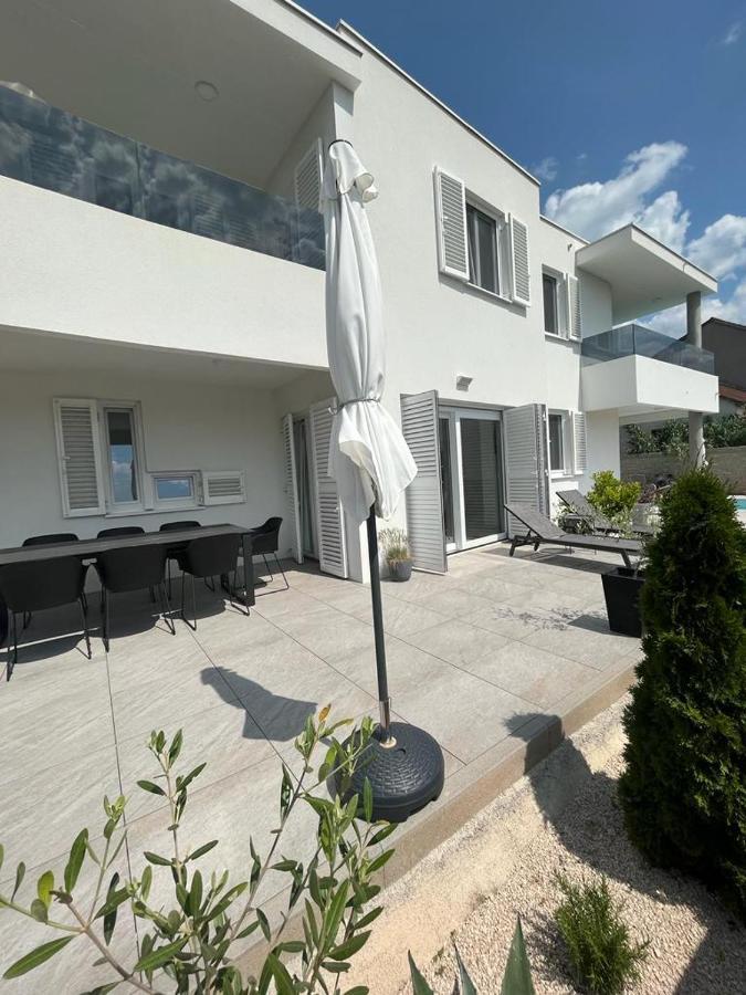 Апартаменты Haus Dalmatia With Heated Pool Бибинье Экстерьер фото